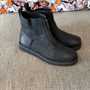 UGG Black Front-Zip Leather Platform Ankle Boot
